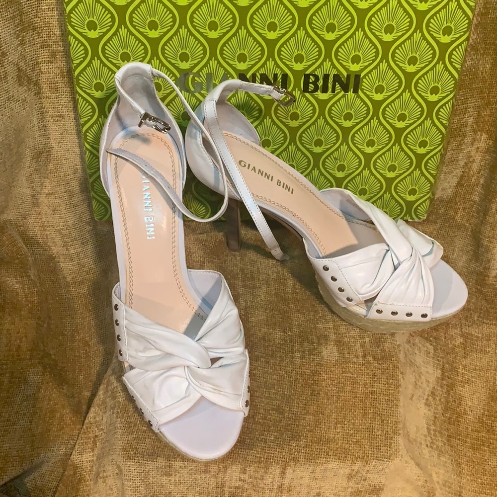 Gianni Bini White Heel
